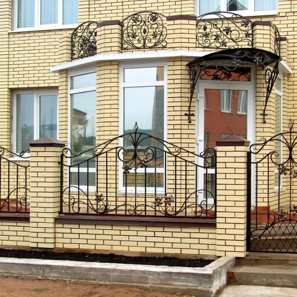 Кованый забор З-04: Элегантность и Надежность для Вашего Участка